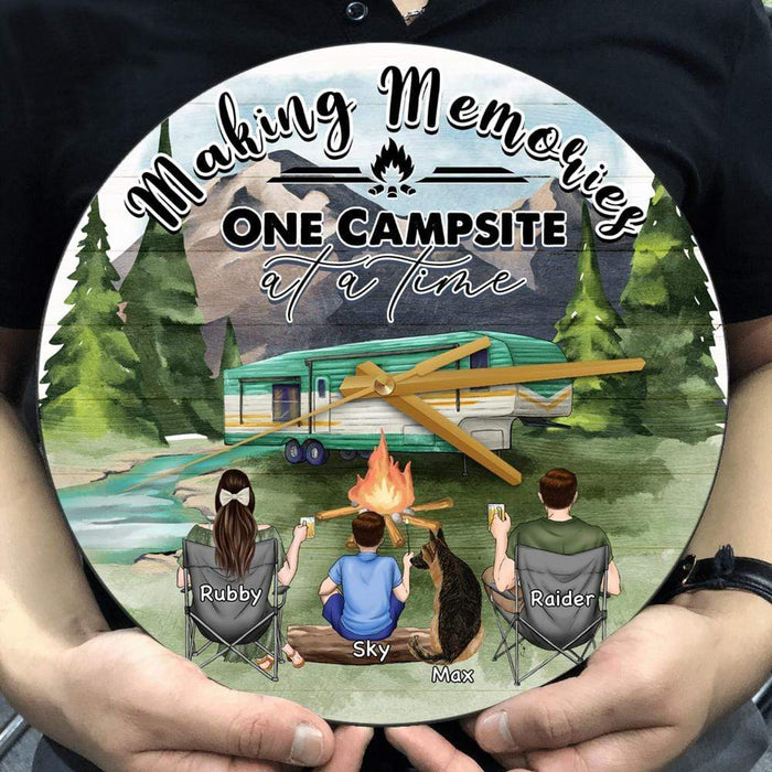 Gosszy Vintage Rustic Wall Wooden Clock, Camping Gift, Gift For Mom/Dad, Diameter 30cm Wooden Clock 30 cm / Wood