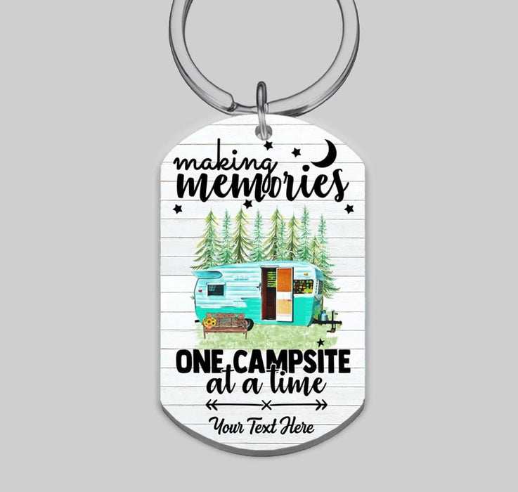 Gosszy Making Memories One Campsite Metal Keyring, Camping Gift Keyring 48mm x 30mm